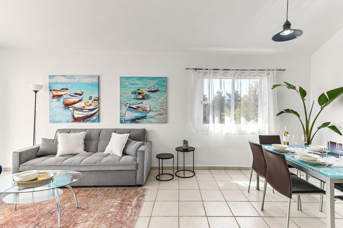 Limnaria Gardens Beautiful Apartment By Vichy Paphos Exteriér fotografie