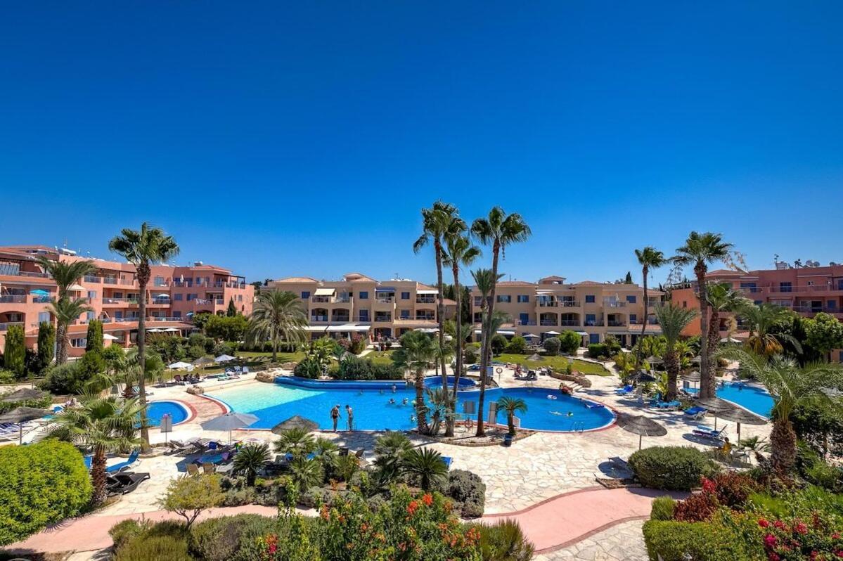Limnaria Gardens Beautiful Apartment By Vichy Paphos Exteriér fotografie