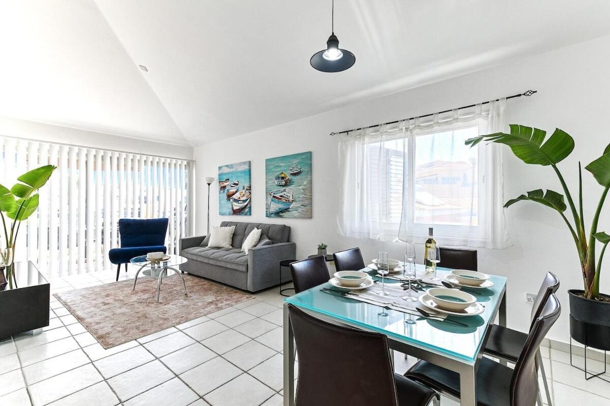 Limnaria Gardens Beautiful Apartment By Vichy Paphos Exteriér fotografie