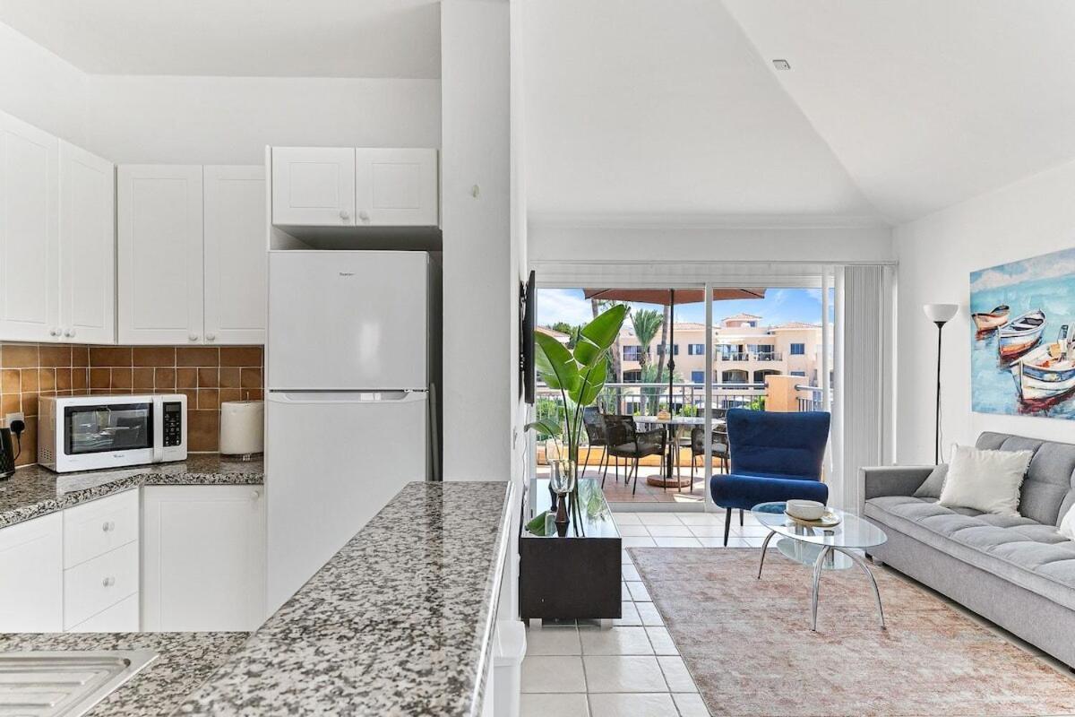Limnaria Gardens Beautiful Apartment By Vichy Paphos Exteriér fotografie