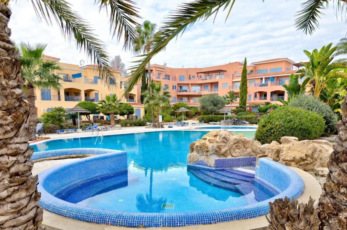 Limnaria Gardens Beautiful Apartment By Vichy Paphos Exteriér fotografie